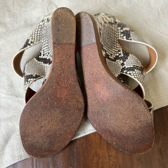 BUTTERO Slip On Open Toe Wedge Sandals in Leather Snakeskin - Picture 9 of 10